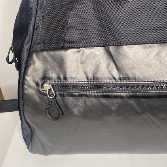 Adidas over night bag - Picture 2 of 8